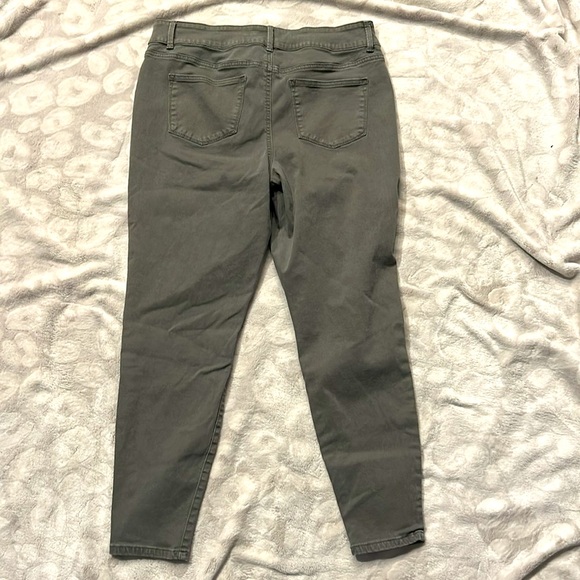 M jeans by Maurice’s High Rise Skinny Olive Green Size XL Regular - Picture 7 of 11